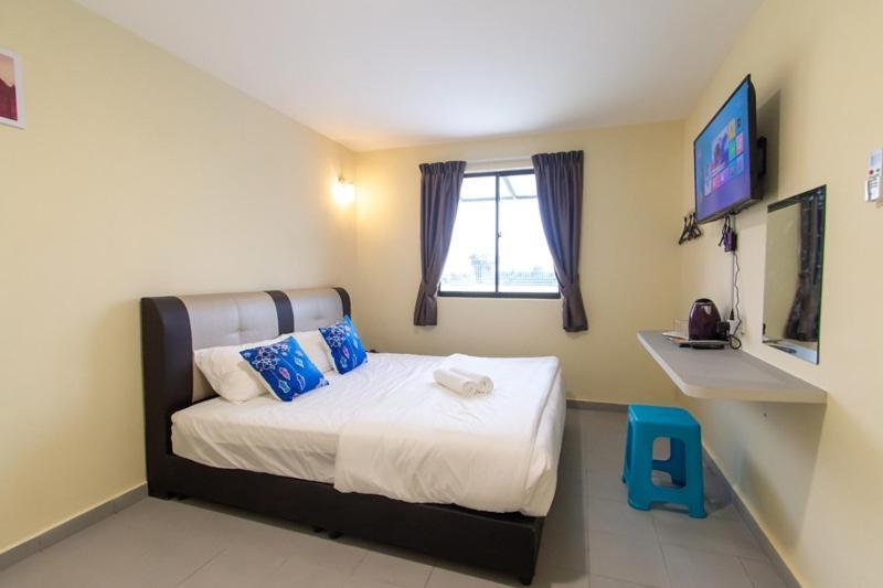 Southern Tip Hotel Pontian Kecil Exterior foto